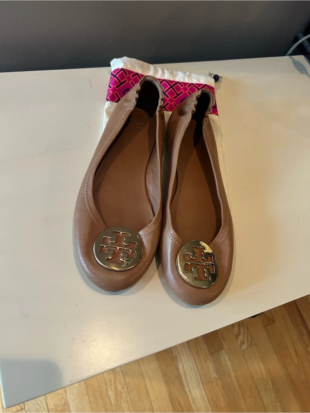 Tory Burch Reva flat travel shoes with bag